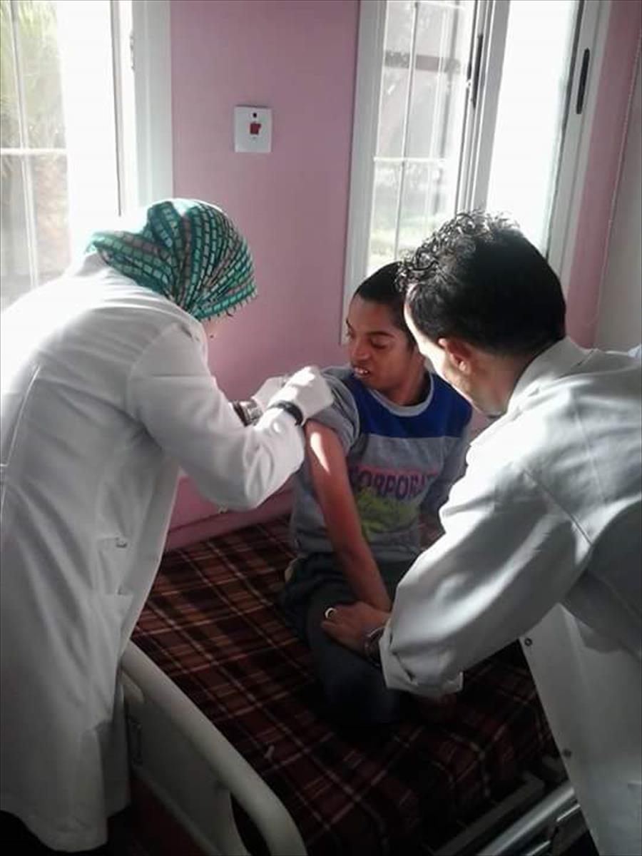 تطعيم 238 فردًا ضد الأنفلونزا الموسمية بمؤسسات الرعاية الاجتماعية في بنغازي