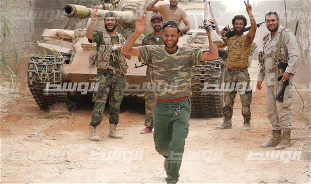 تقرير: الجيش يتقدم غرب بنغازي ويحكم السيطرة على القوارشة