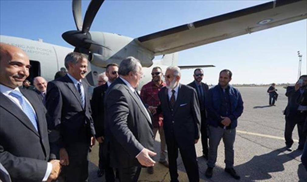 وزير الخارجية اليوناني يصل العاصمة طرابلس
