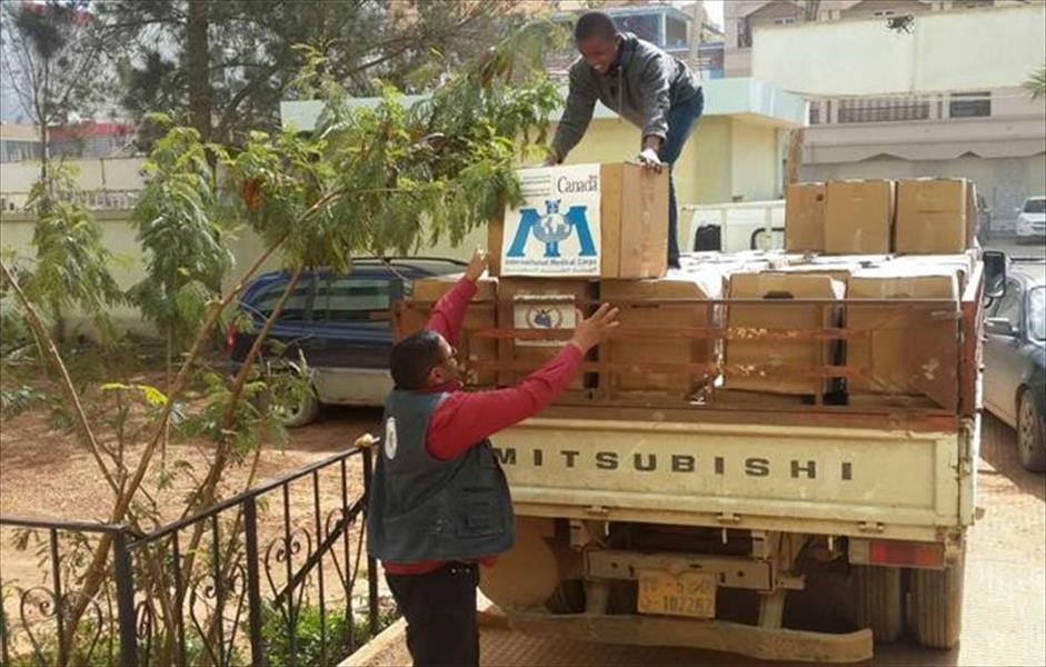 الهيئة الدولية الطبية توزع أدوية على نازحي سرت في طرابلس