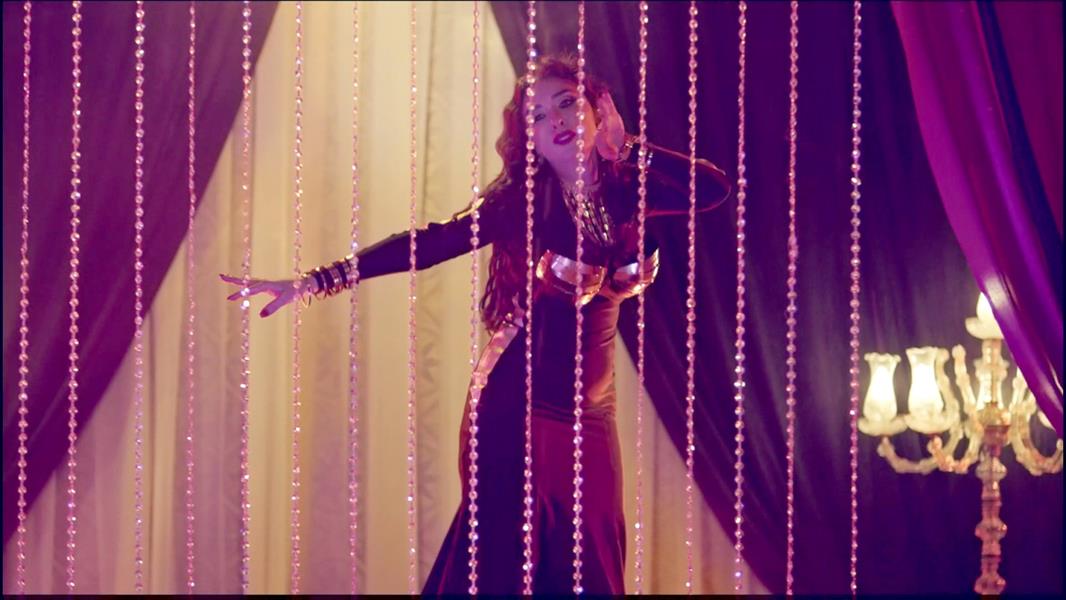 بالفيديو: حسام كامل يطلق «حنانك» بمشاركة دينا الراقصة