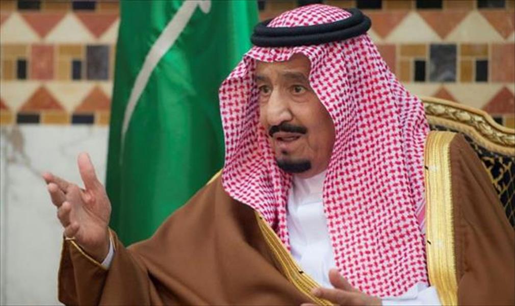 ملك السعودية يصل الدوحة.. والأمير تميم في استقباله 