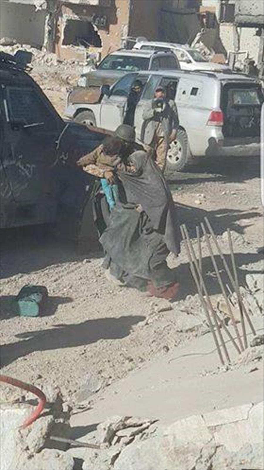 «البنيان المرصوص» ينشر صورًا لعمليات إنقاذ النساء والأطفال من «داعش سرت»