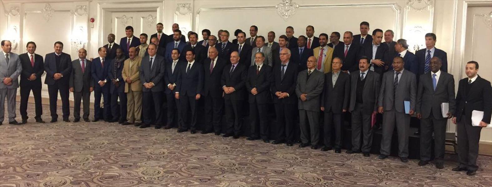 وفد من 16 شخصية سياسية بمصراتة يبدأ زيارة إلى القاهرة لبحث الأزمة الليبية
