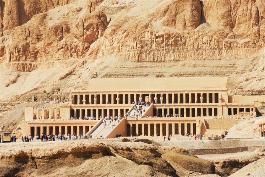 مصر تسترد قطعة حجرية من معبد حتشبسوت