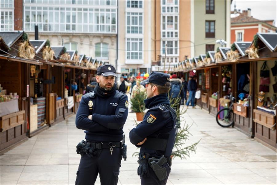 الشرطة الإسبانية تعتقل «متطرفين» وتضبط ذخائر