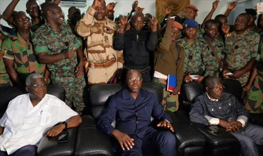 جنود ساحل العاج يفرجون عن وزير الدفاع بعد احتجازه 