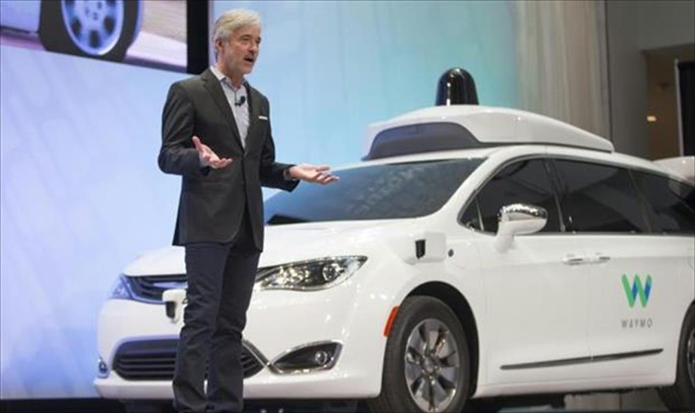 «غوغل» تعرض تكنولوجيات القيادة الذاتية على مصنعي السيارات