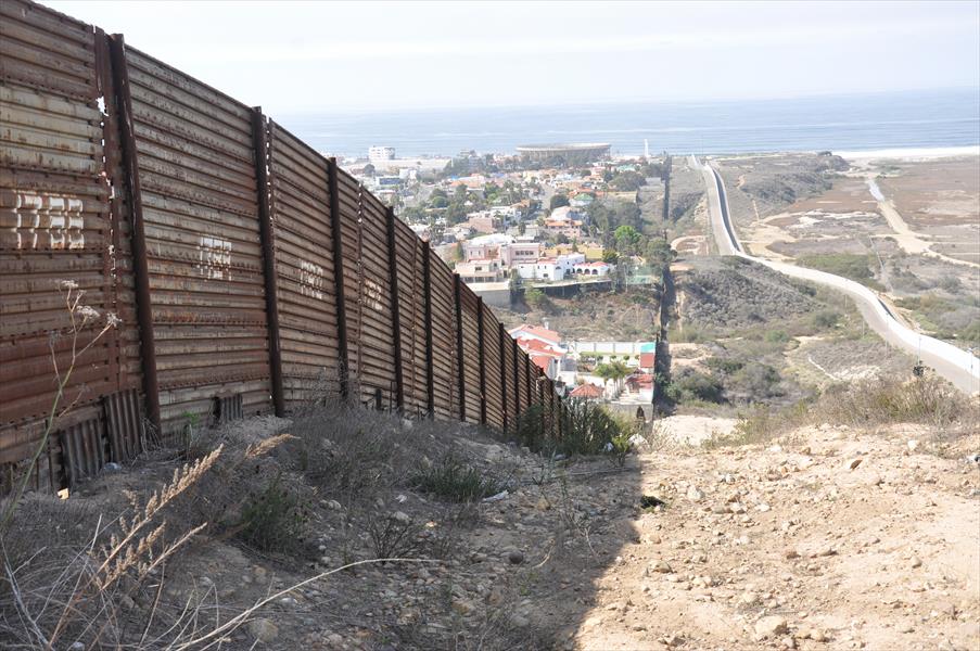 المكسيك: لن ندفع تكلفة جدار ترامب المزمع بناؤه على الحدود