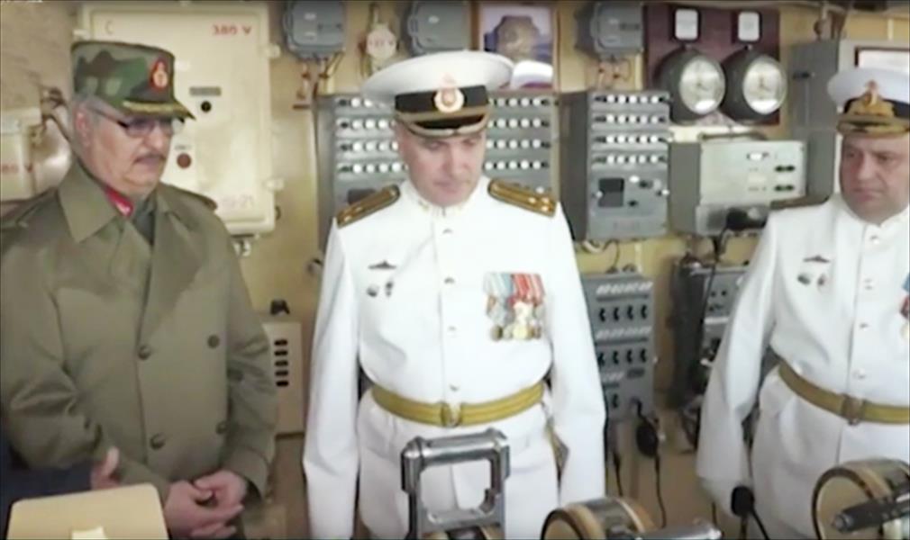 بالفيديو: زيارة المشير حفتر لحاملة الطائرات الروسية «الأميرال كوزنيتسوف»