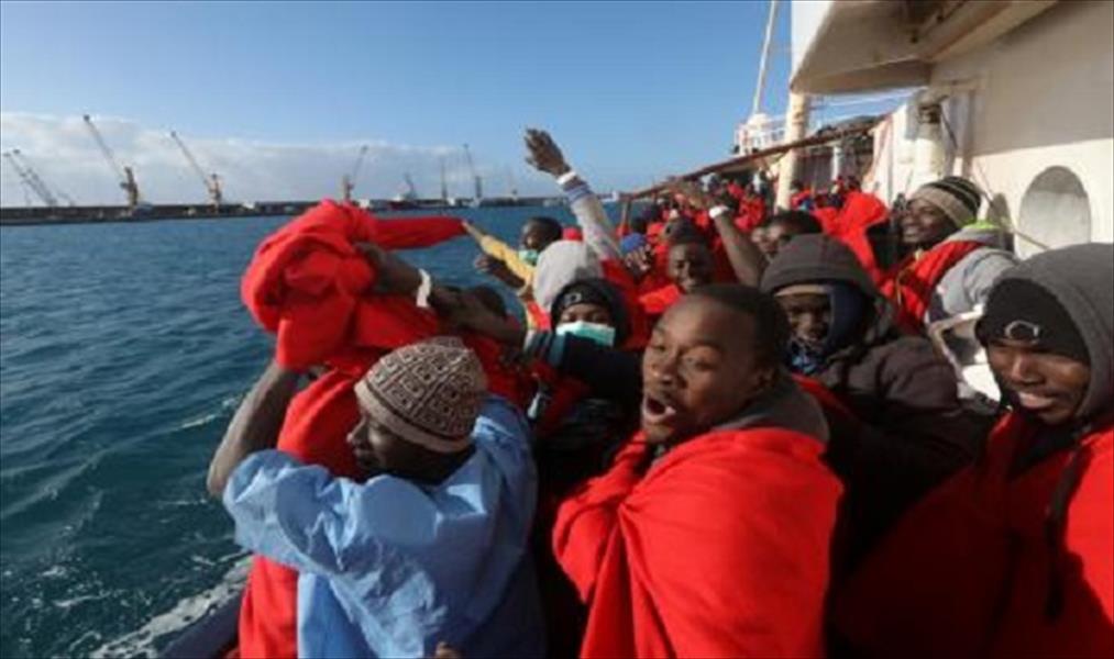 إنقاذ نحو 800 مهاجر في البحر المتوسط قبالة الساحل الليبي