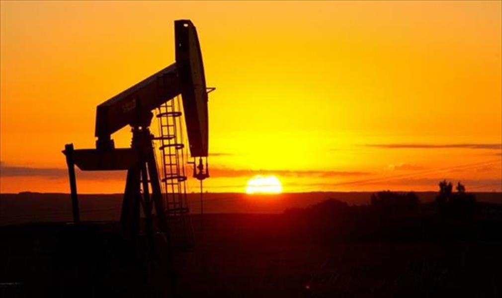 أسعار النفط تتجه إلى الارتفاع بفعل تراجع الدولار