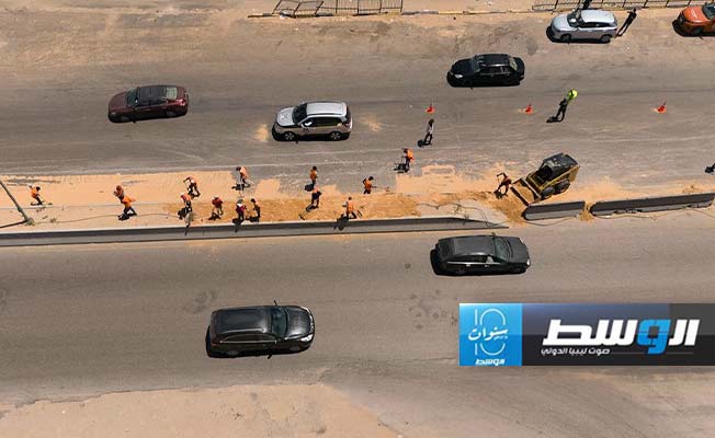 بدء ردم الخرسانة وسط الطريق الدائري الثاني، 20 يونيو 2024. (شركة الخدمات العامة طرابلس)