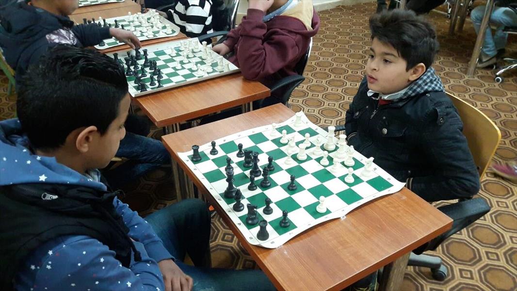 مدارس بني وليد تستعين بالشطرنج وتنس الطاولة لتنمية القدرات