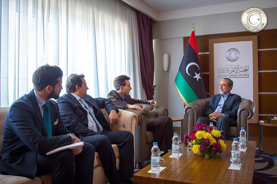 السفير الإيطالي يعلن موعد استئناف منح تأشيرات «شينغن» من طرابلس لليبيين