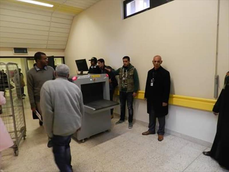 تفعيل أجهزة كشف المعادن داخل مركز بنغازي الطبي