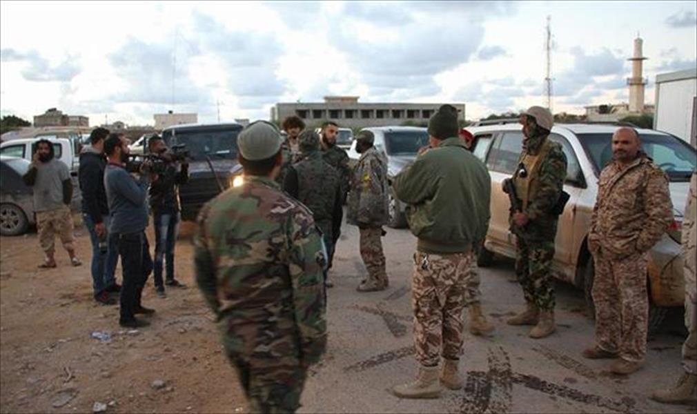 القبض على شخصين يسرقان السيارات بقوة السلاح في بنغازي