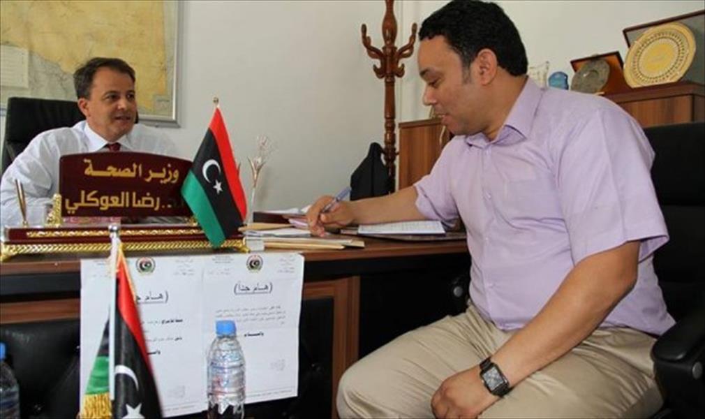 وزير «صحة الموقتة» يبحث مشكلات المرافق الصحية في بنغازي