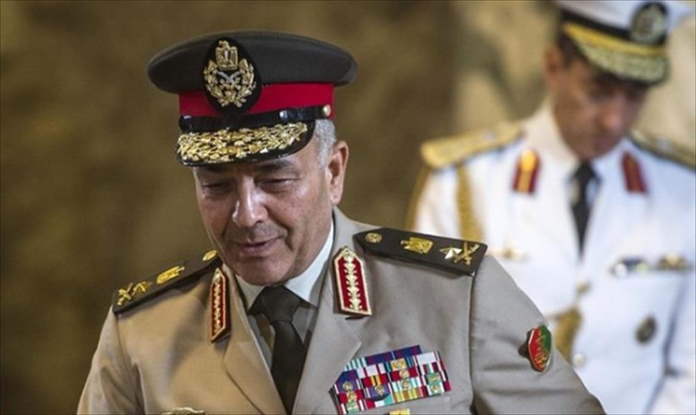 رئيس الأركان المصري يجري مباحثات مع مسؤولين بالجيش البريطاني بلندن