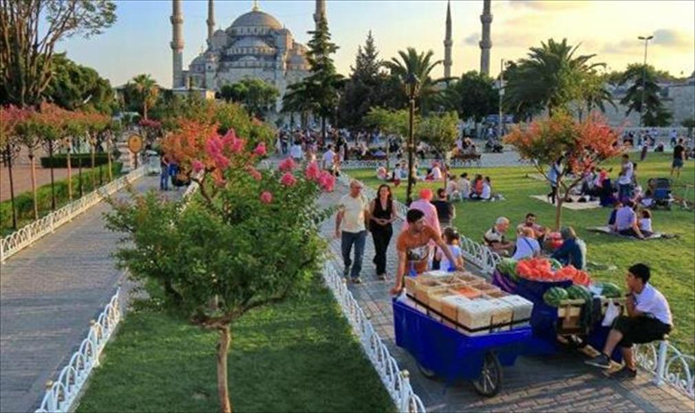 تركيا: تراجع إيرادات السياحة 27%