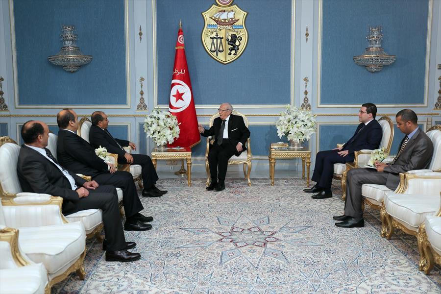 السبسي يبحث مع جبريل المبادرة التونسية وأوضاع الليبيين في تونس