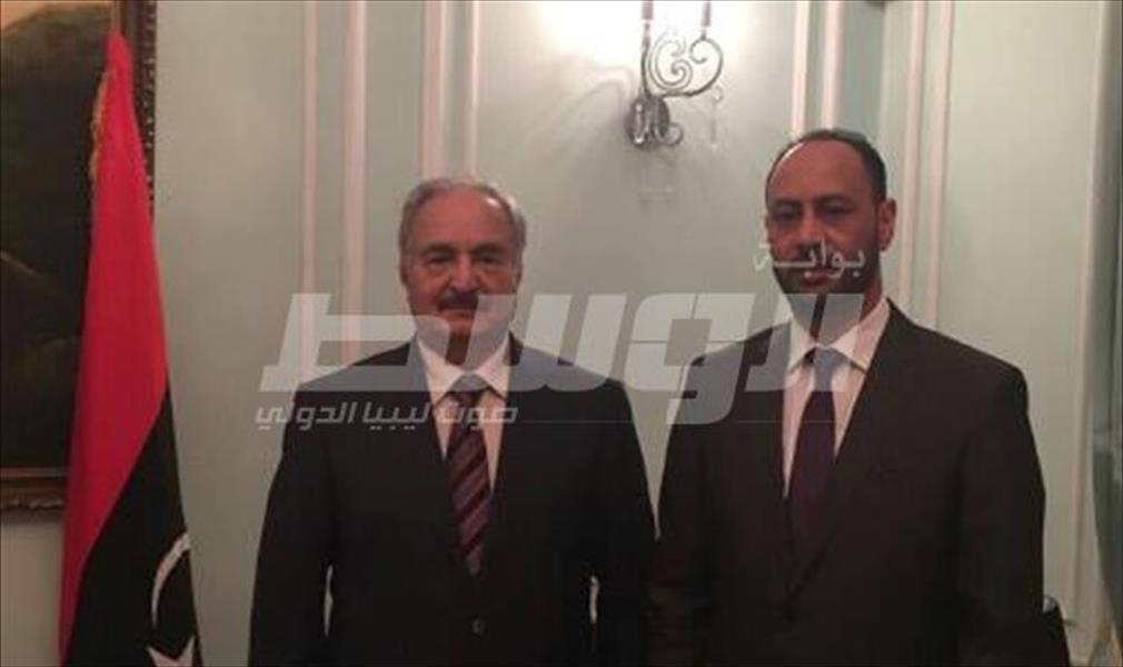 حفتر يلتقي رئيس لجنة الخارجية بمجلس النواب في القاهرة