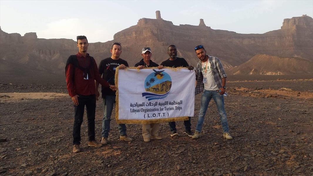للمرة الأولى منذ 2011: عائلات ليبيا تبدأ رحلة سياحية إلى جبال أكاكوس (صور)