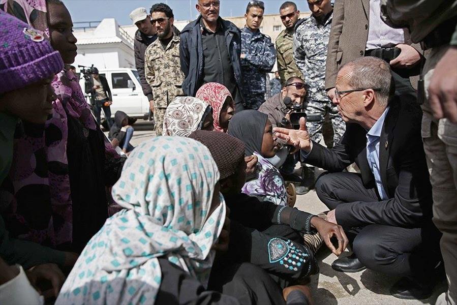 كوبلر يزور مركزًا لاحتجاز المهاجرين بطريق السكة في طرابلس