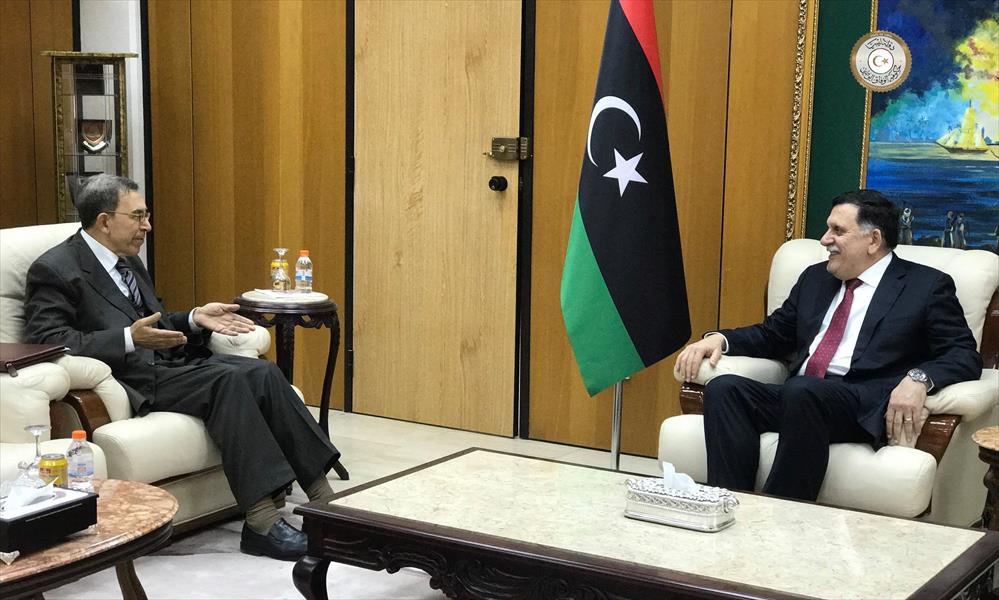 السراج يبحث مع الجمالي تطورات الوضع السياسي في ليبيا