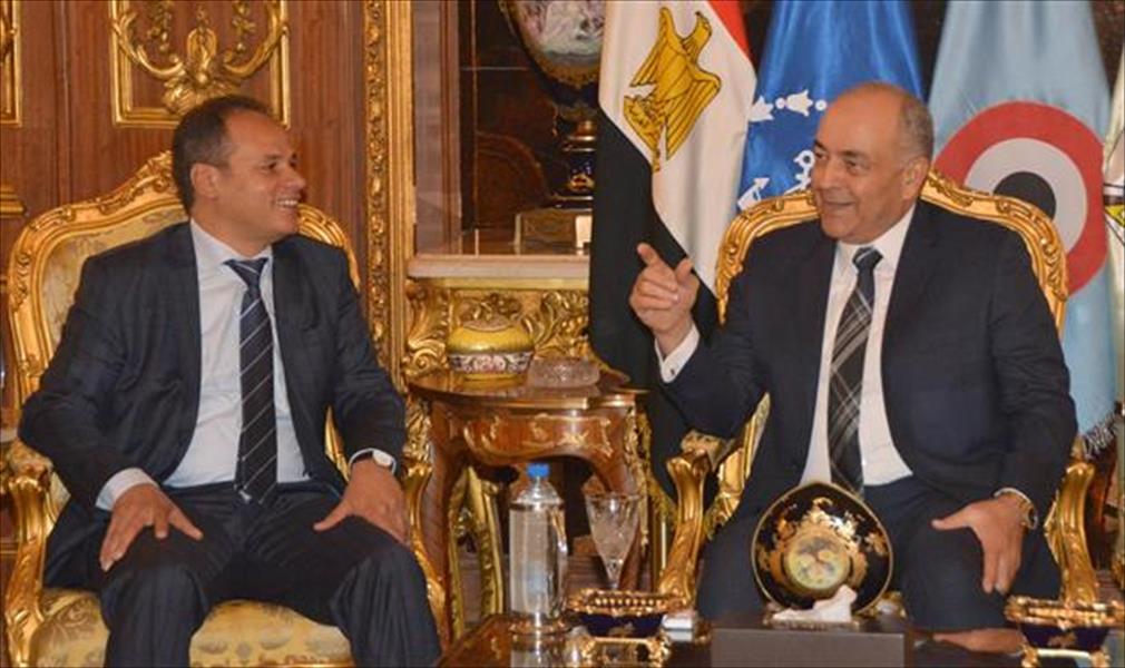 وفد من نواب الجنوب برئاسة حومه يجتمع مع اللجنة المصرية المعنية بليبيا في القاهرة