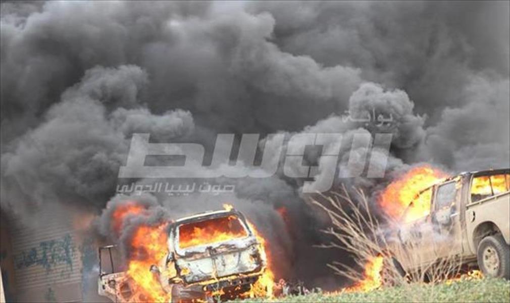 قتيلان وجريحان في انفجار سيارة استهدفت نقطة تفتيش ببنغازي