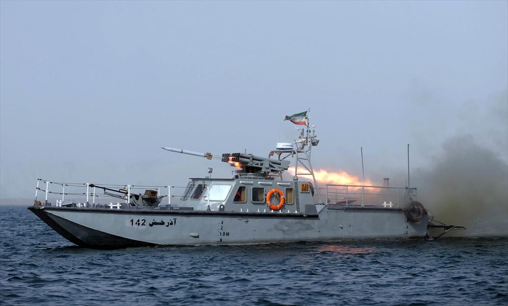 إيران تجري مناورات بحرية في الخليج وباب المندب