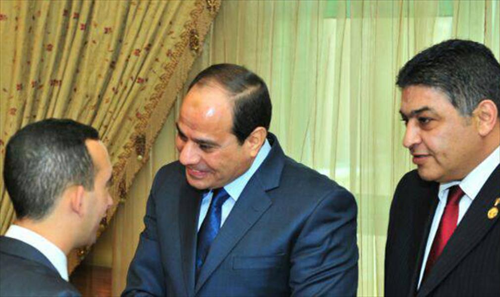 السيسي يدعو المصريين لتجاوز «الخلافات والانقسامات»