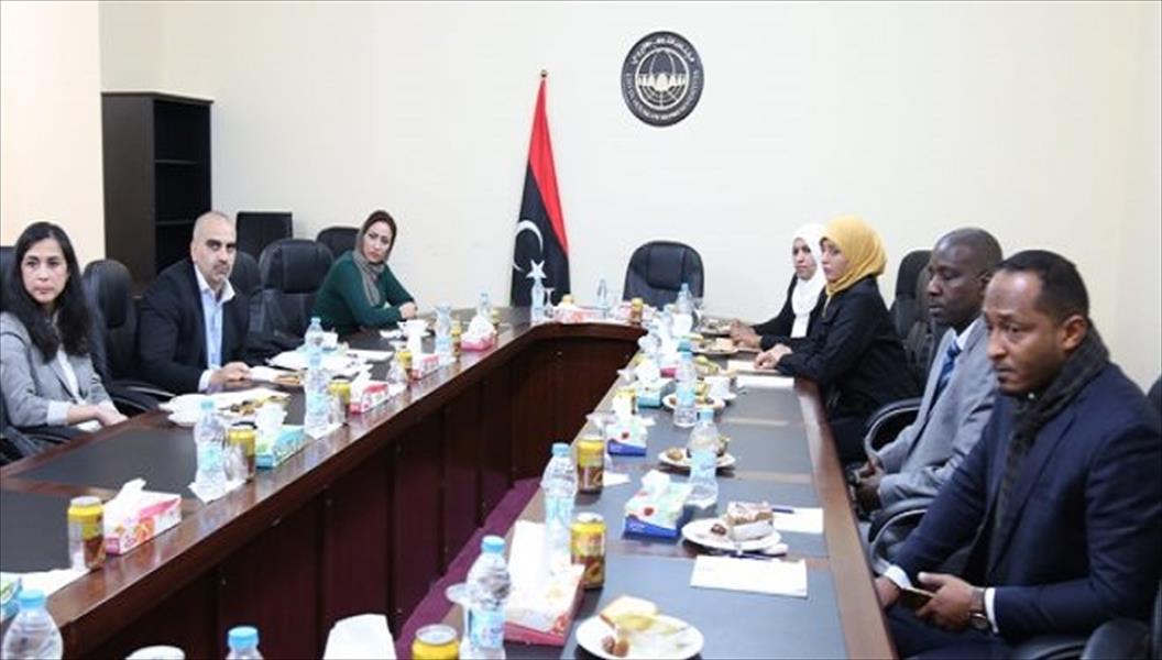 وفد من البعثة الأممية يجتمع مع أعضاء بمجلس النواب في طبرق