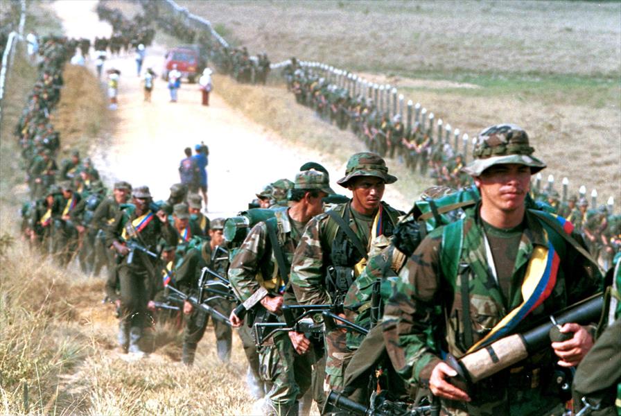 قوات «فارك» الكولومبية تبدأ تسليم أسلحتها تطبيقًا لاتفاق السلام