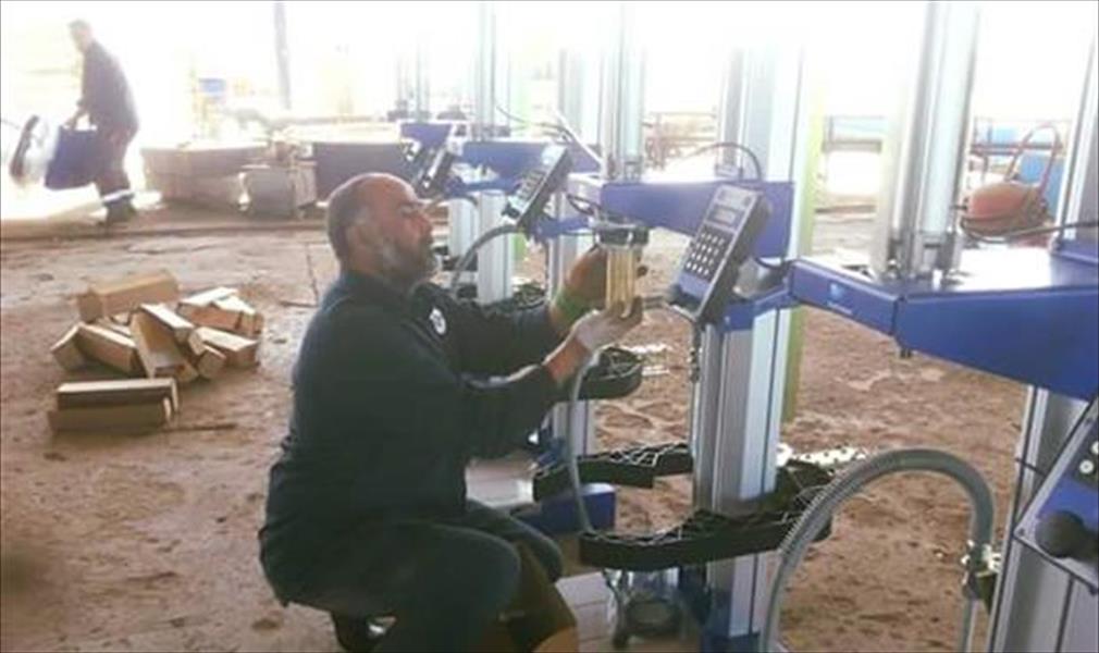 بدء تركيب آلات دوارة الغاز بمستودع رأس المنقار في بنغازي