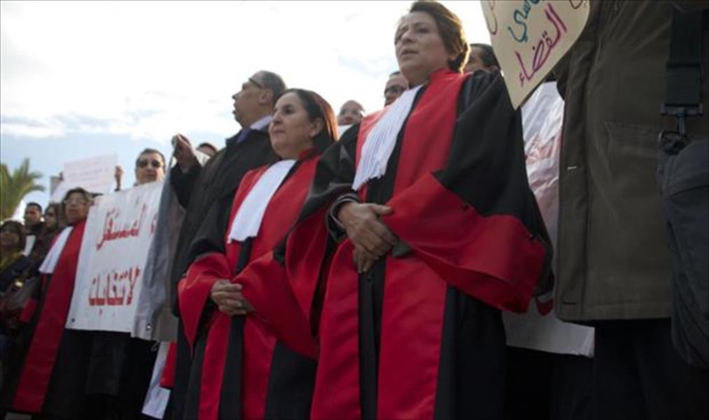 القضاة التونسيون يدخلون اليوم في إضراب عام احتجاجًا على تجاهل مطالبهم