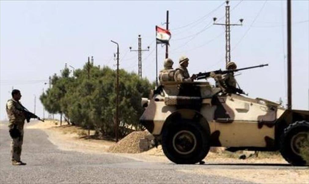 مقتل ضابطين مصريين وإصابة 4 آخرين في انفجار بالعريش