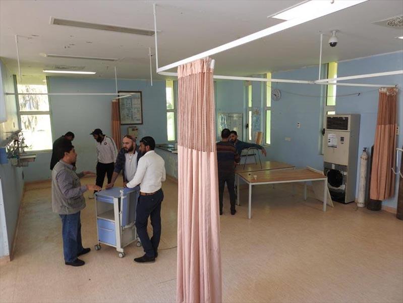 بالصور: مؤسسات المجتمع المدني تنظم حملات صيانة لمستشفى الهواري العام