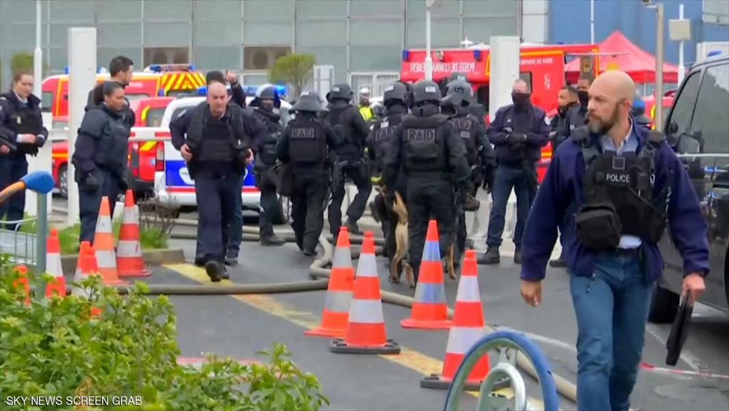 فرنسا تكشف عن هوية منفذ هجوم مطار أورلي