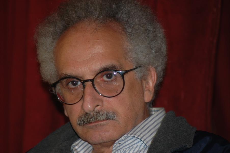 «صنع الله إبراهيم» يفوز بجائزة اتحاد كتاب مصر للتميز