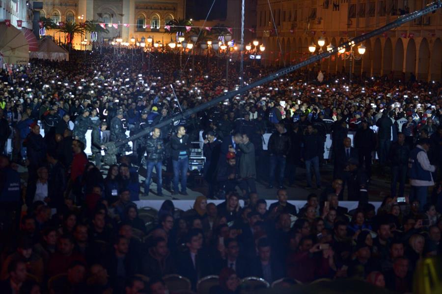بالصور: أنغام تتألق في حفل جماهيري بتونس