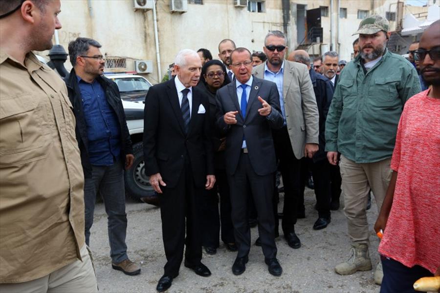 كوبلر يعرب عن صدمته من ظروف الاحتجاز السيئة للمهاجرين بمركز إيواء في طرابلس