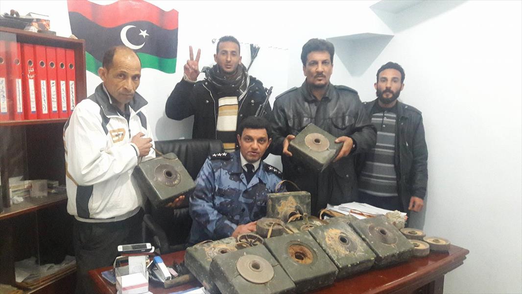 ضبط ثلاثة أشخاص بحوزتهم حقائب متفجرات مضادة للدروع على الحدود الليبية - المصرية