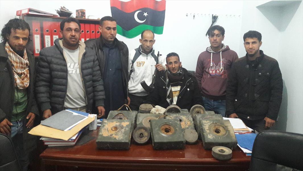 ضبط ثلاثة أشخاص بحوزتهم حقائب متفجرات مضادة للدروع على الحدود الليبية - المصرية