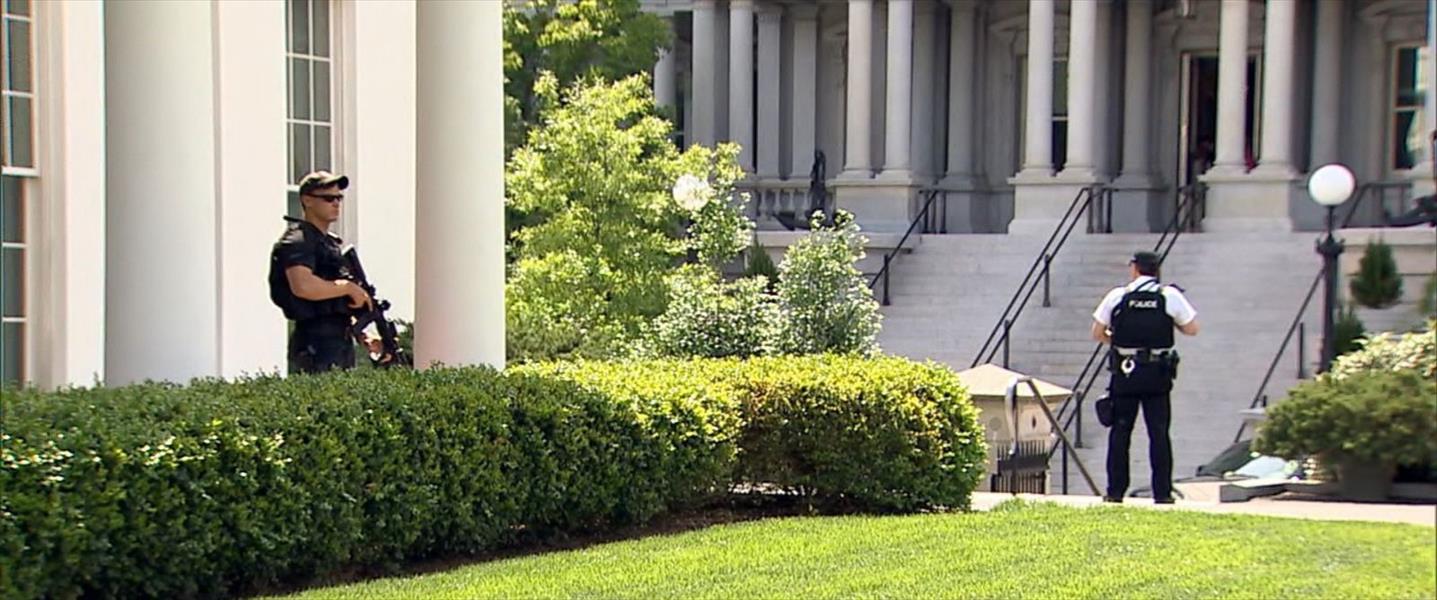 اعتقال رجل يحمل طردًا «مشبوهًا» أمام البيت الأبيض