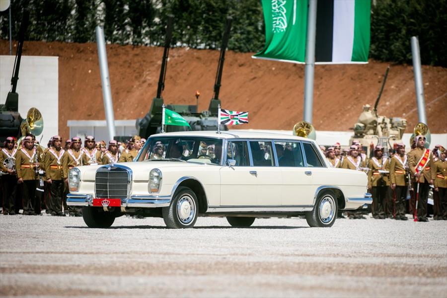 بالصور: «استقبال شعبي مهيب» لملك السعودية بالأردن