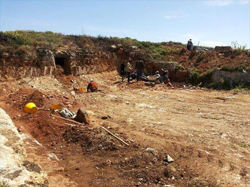 بالصور: الاعتداء على مقابر إغريقية في مدينة شحات