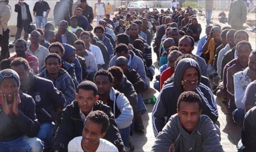 البحرية الليبية توقف 60 بنغاليًا في طريقهم إلى أوروبا