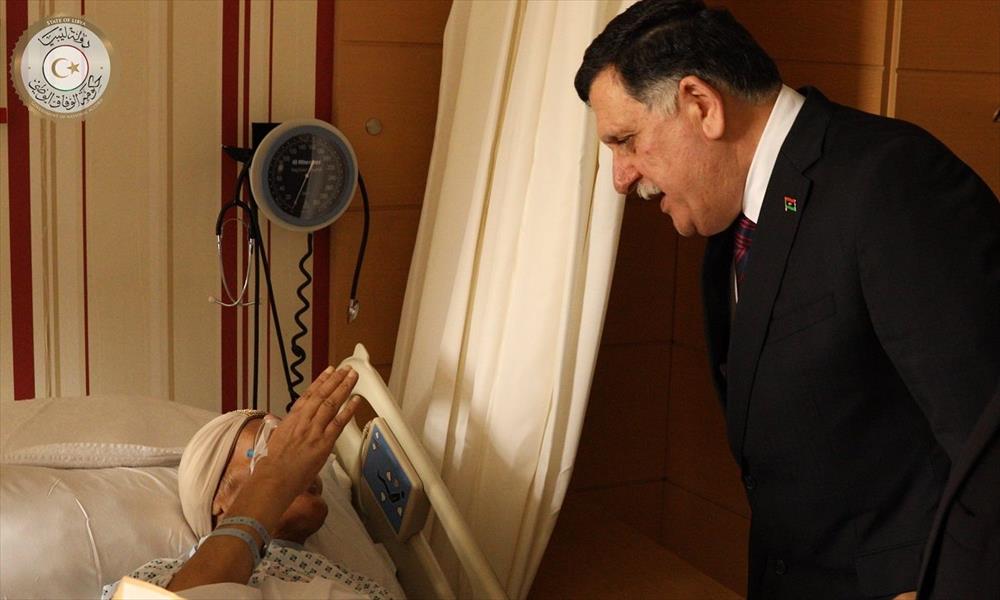 السراج يزور المرضى الليبيين بمركز الحسين للأورام في الأردن